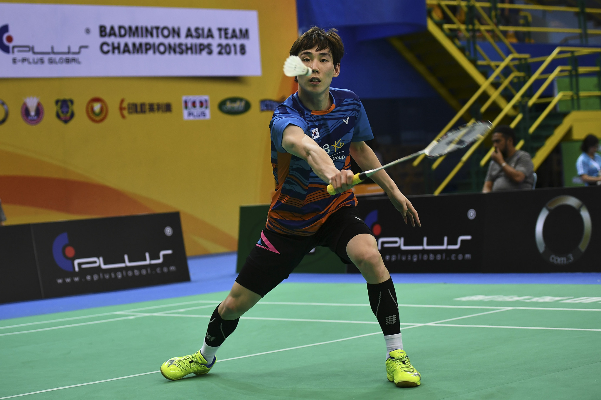 Nishimoto stuns top seed Son with shock first round victory at BWF German Open