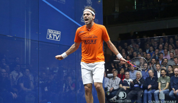 Mohamed Elshorbagy beat his brother Marwan to reach the final ©PSA